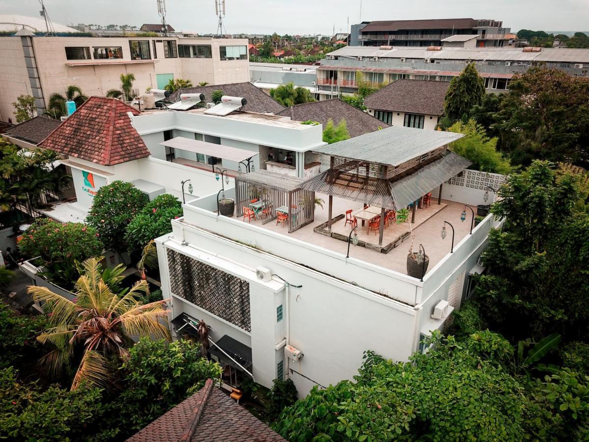 Casa Kayu Aya Hotel Seminyak  Exterior photo